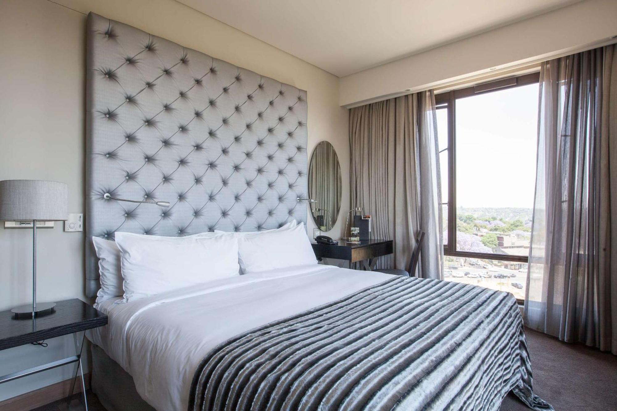 Southern Sun Hyde Park Sandton Johannesburg Exterior photo