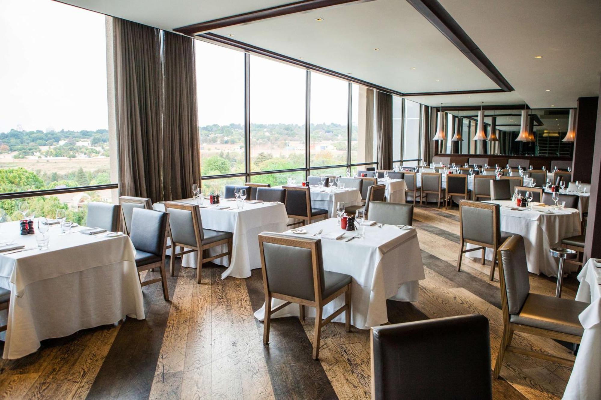 Southern Sun Hyde Park Sandton Johannesburg Exterior photo